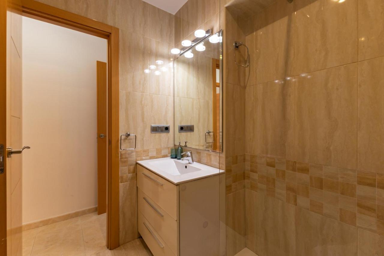 Charming 3 Bedroom Apartment At Triana Center By Oui 塞维利亚 外观 照片